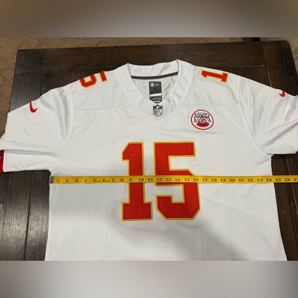 Kansas City Chiefs Patrick Mahomes NFL Football Jersey - Picture 11 of 12